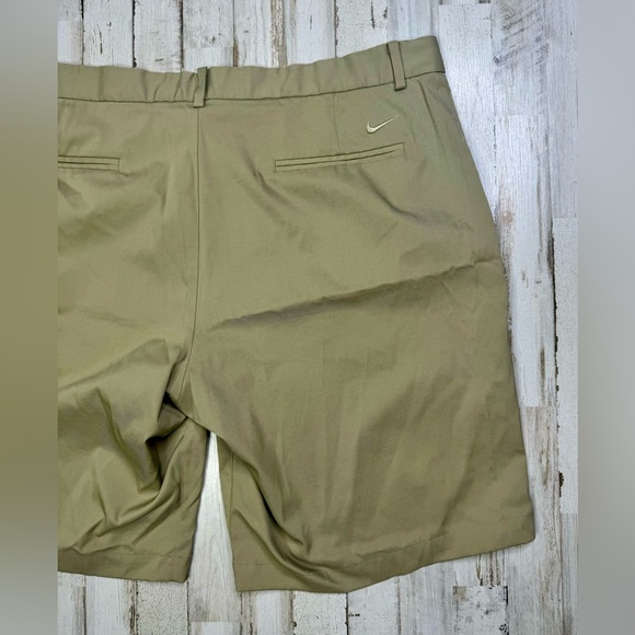 Nike Golf Shorts Men Size 40 Tan Polyester Blend 11” Inseam - Picture 9 of 10